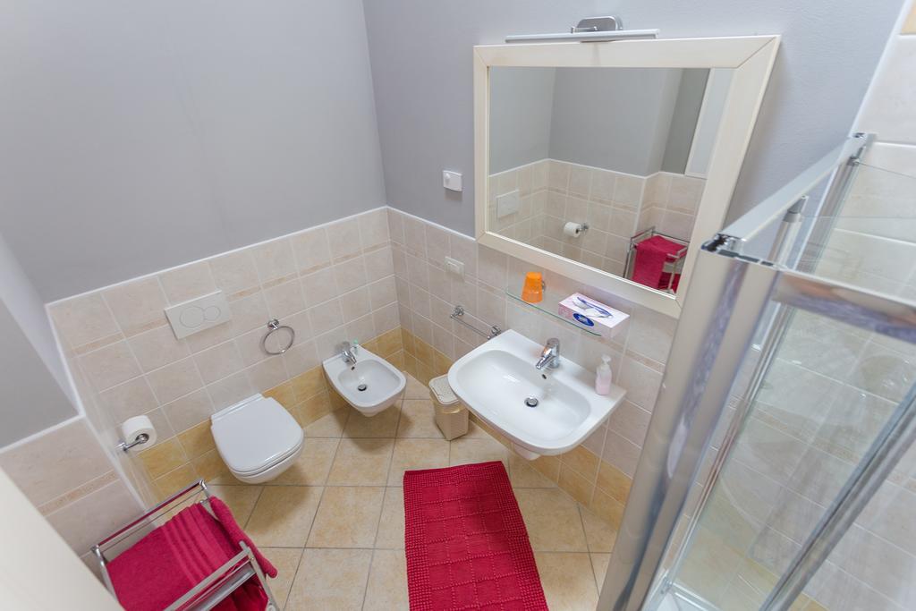 بيسكانتينا B&B Al Fondaco الغرفة الصورة