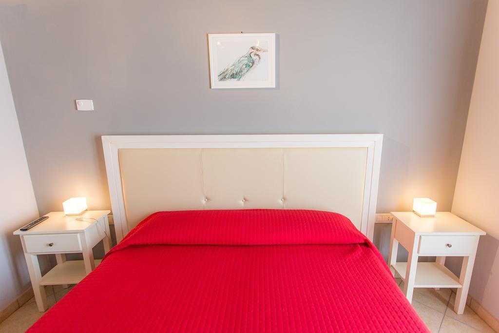بيسكانتينا B&B Al Fondaco الغرفة الصورة