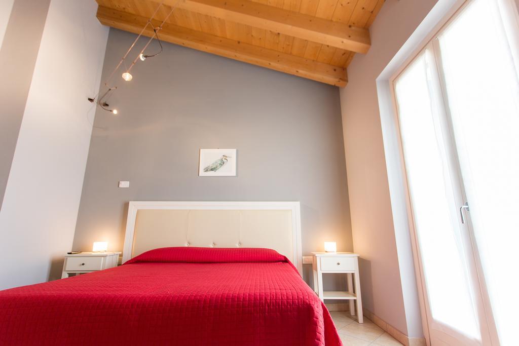 بيسكانتينا B&B Al Fondaco الغرفة الصورة