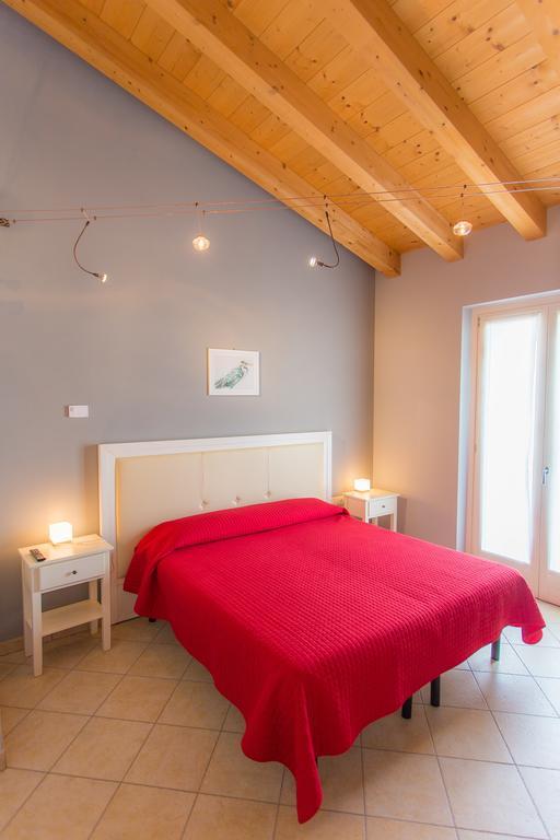 بيسكانتينا B&B Al Fondaco الغرفة الصورة